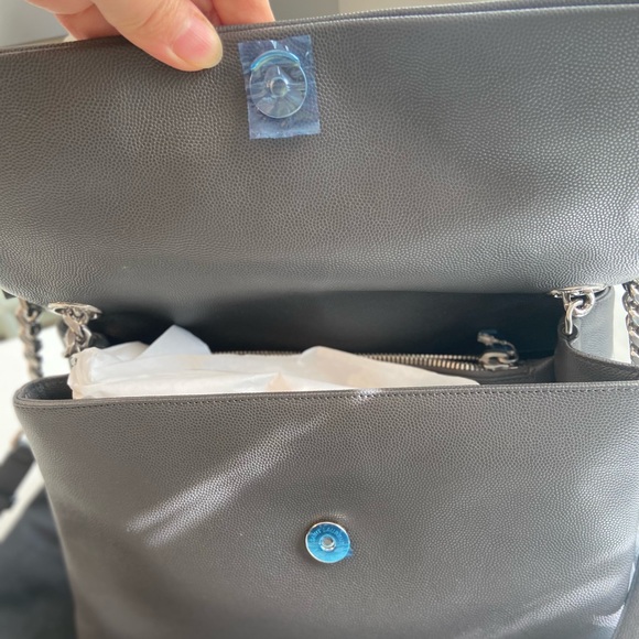 YSL Handbag - Picture 6 of 15